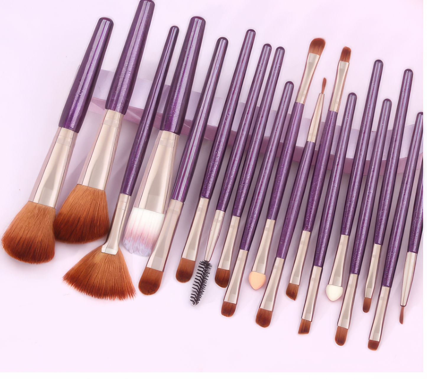 18 Pc Full Line Makeup Brush Set in Plum