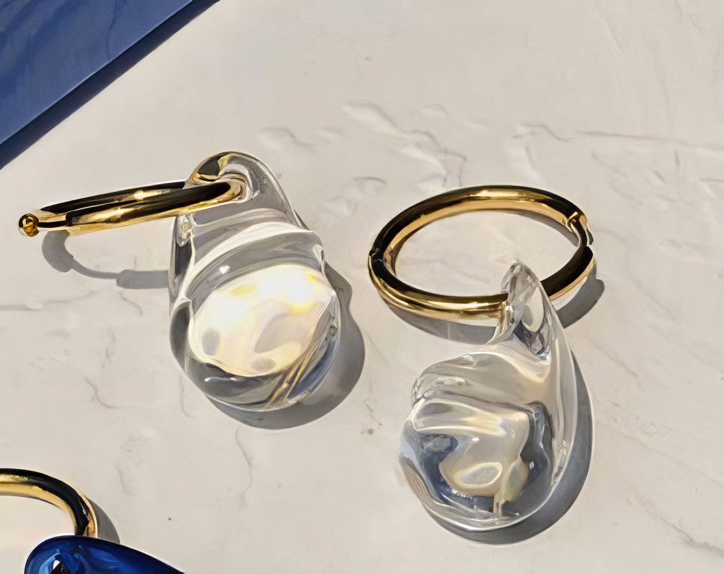 Classic Drop Fashion Resin Dangling Teardrop Earrings in Clear and Gold