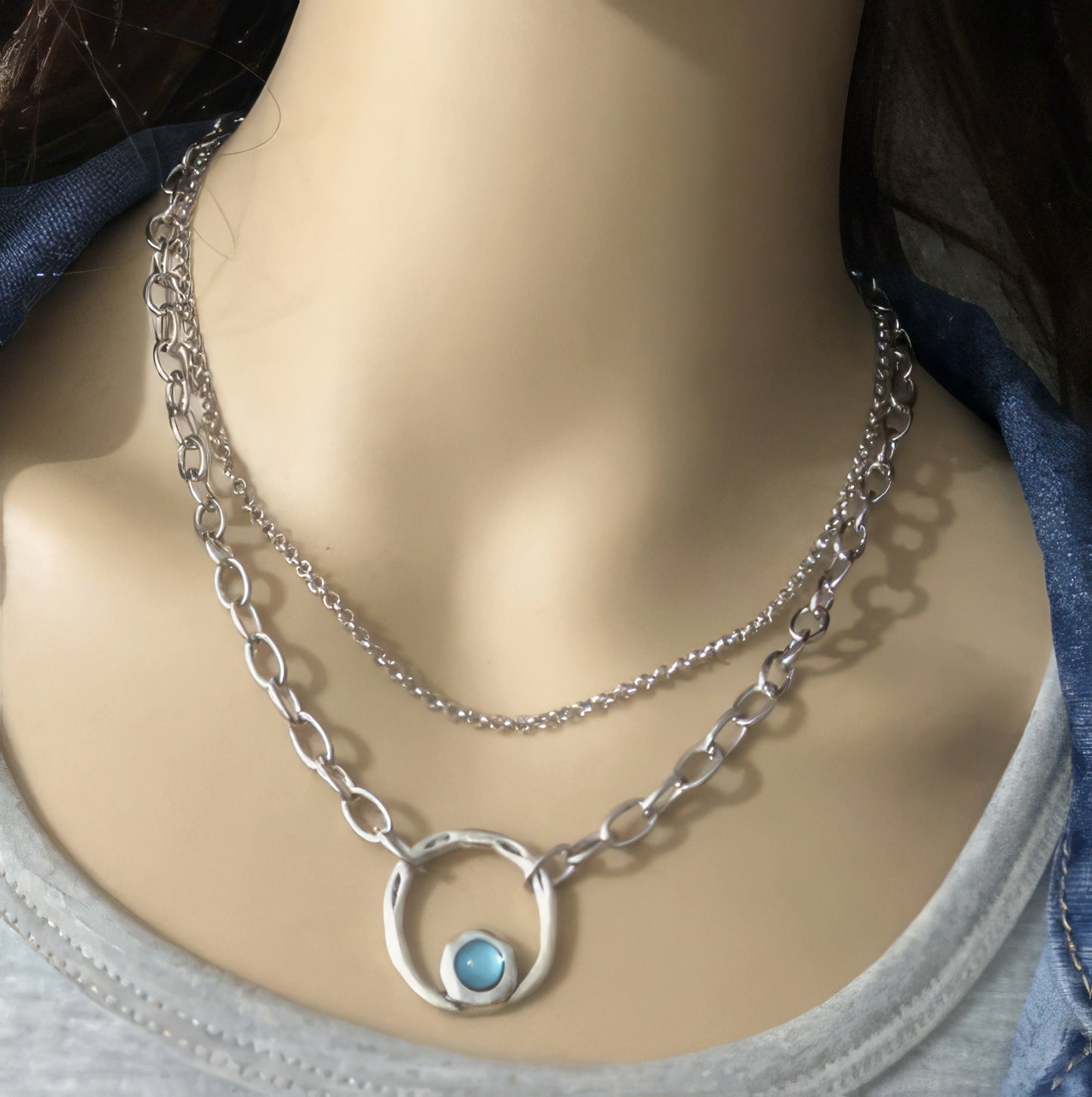 Vintage Retro Round Chain Necklace in Blue