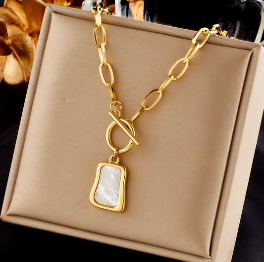 18Kt Gold Geometric Trapezoidal Pearl Oyster Pendant Necklace