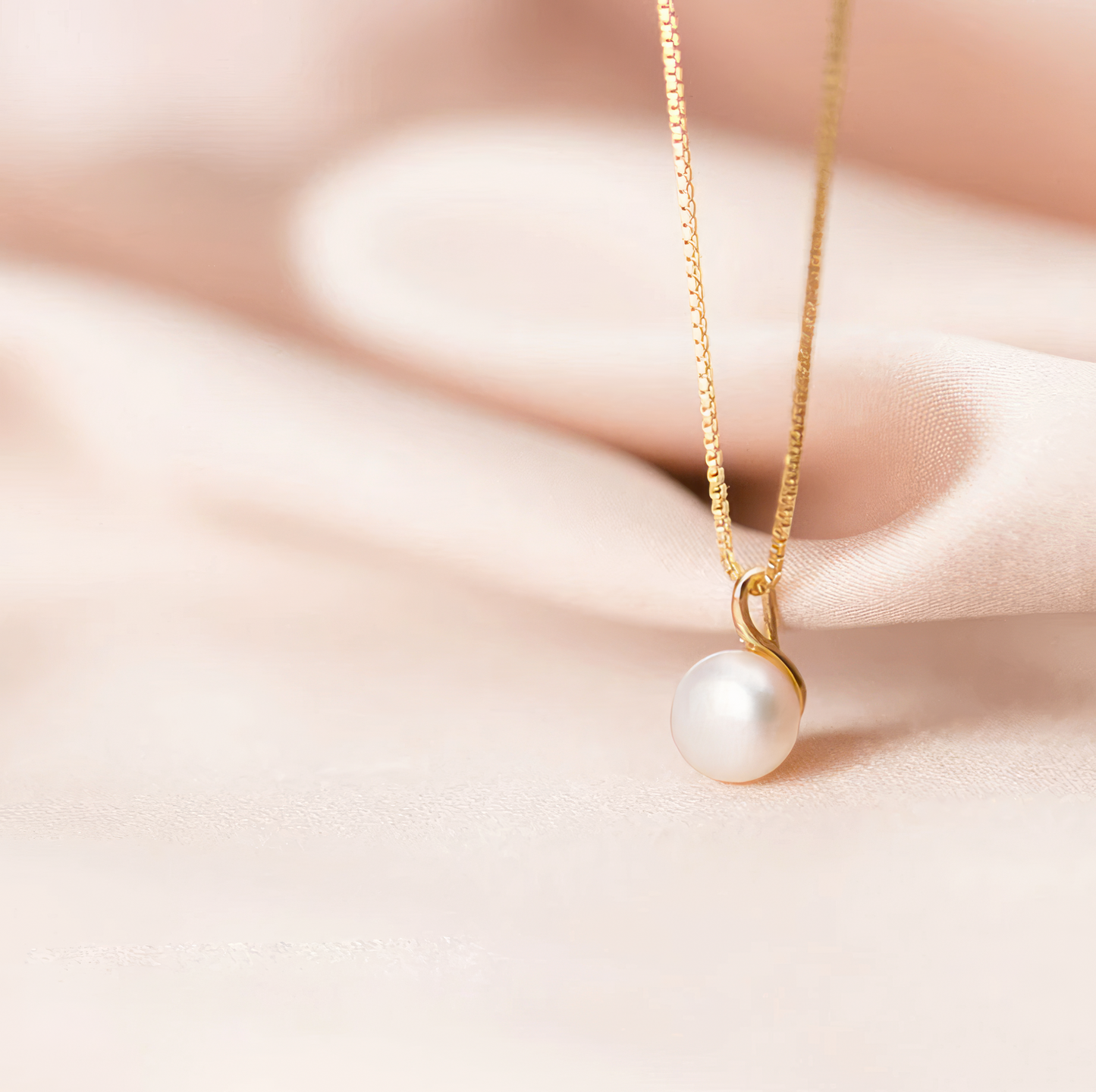18K Gold Fresh Water Pearl Pendant Necklace