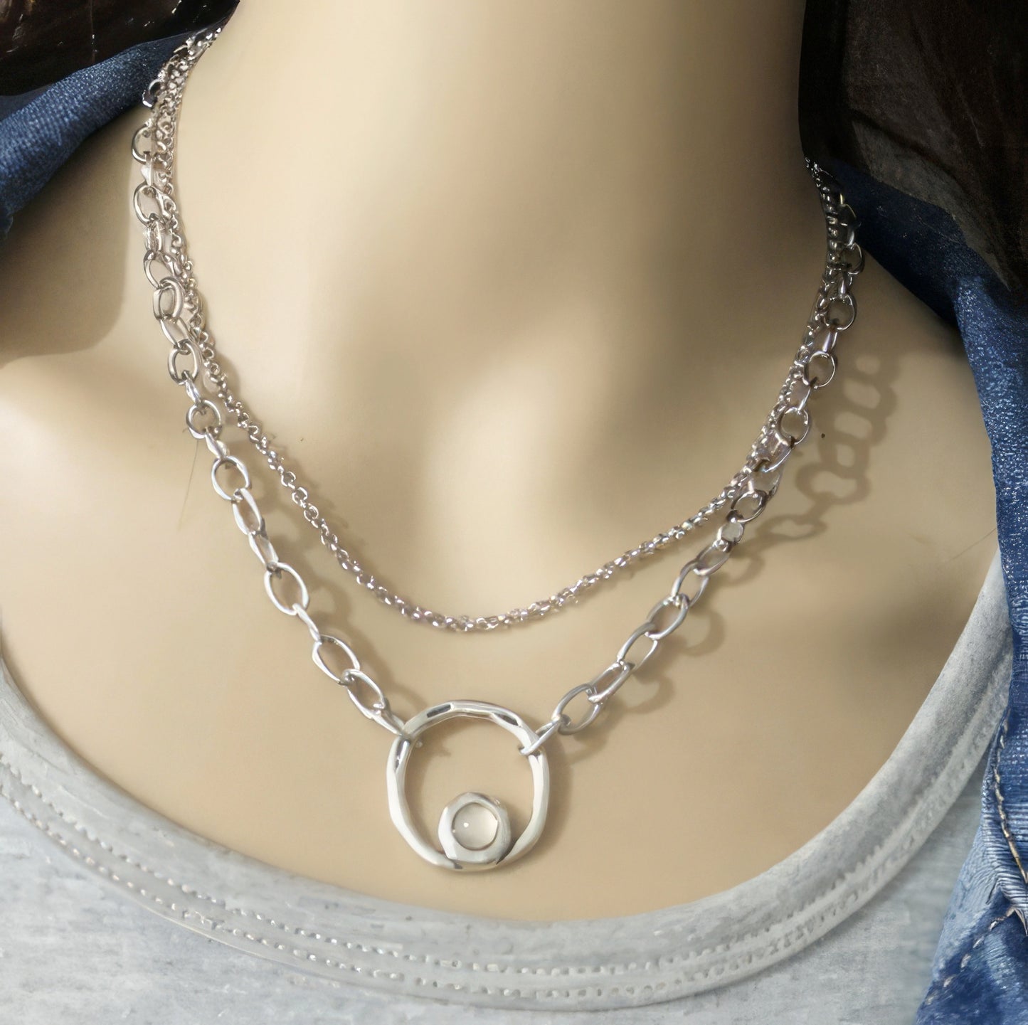 Vintage Retro Round Chain Necklace in White