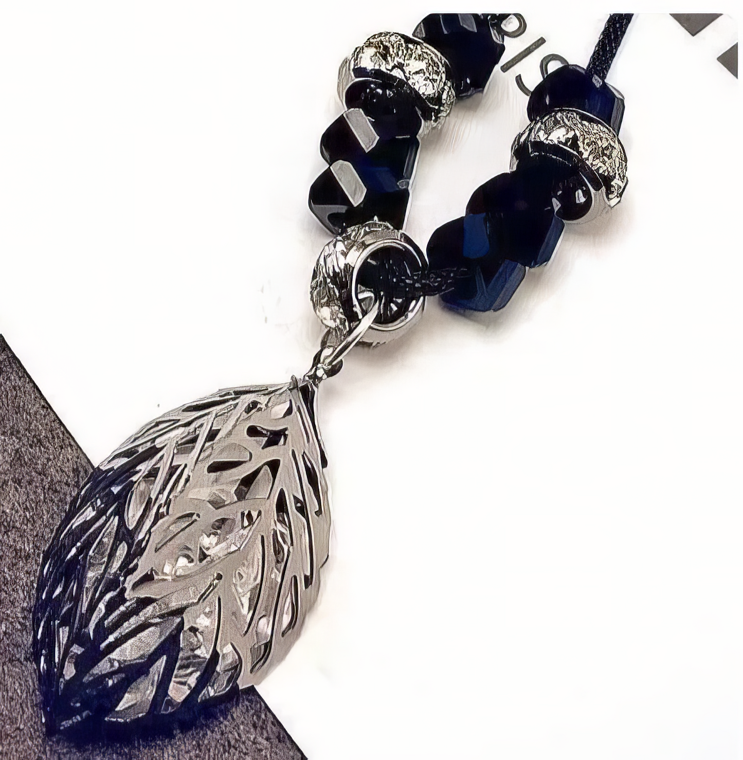 Tree Leaf Pendant Necklace in Black and Silver