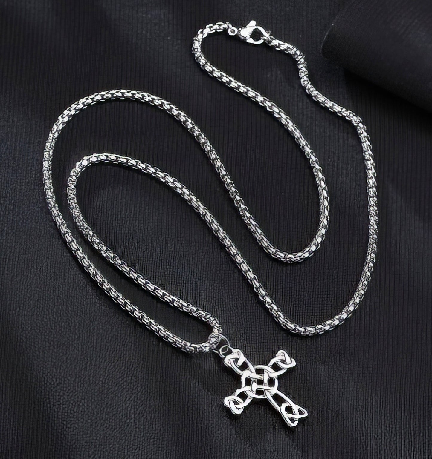 Trinity Cross Knot Pendant Triquetra Knots Stainless Steel Cross Necklace in Silver