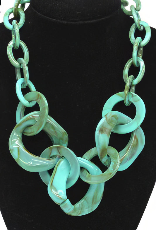 Acetic Acid Sheet Big Acrylic Loop Chain Necklace in Green