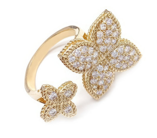 Four Leaf Clover Pear Zircon Ring in Gold