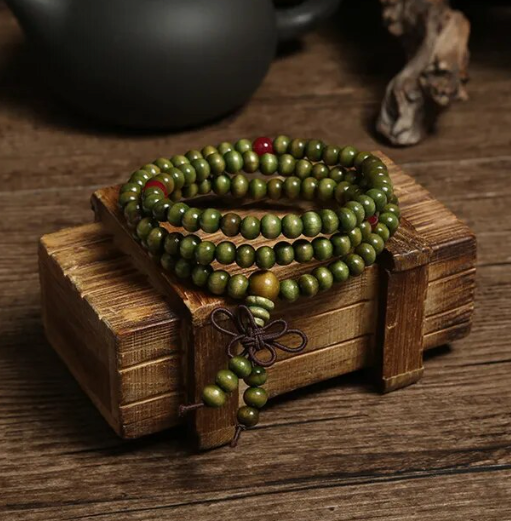 6mm Natural Sandalwood  Beaded Bracelet  in Green