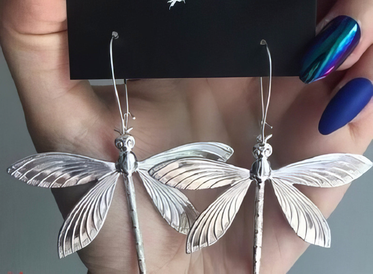 Retro Metal Dragonfly Dangle Earrings in Silver