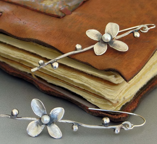 Boho Retro Flower Pearl Drop Earrings in Silver