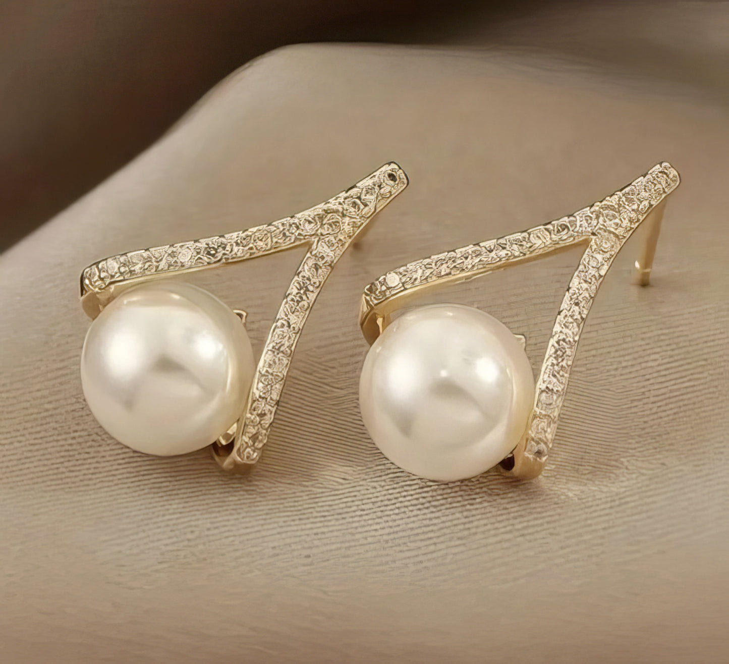 Rhinestone Pearl Drop Stud Earrings