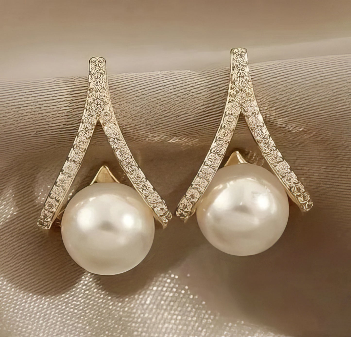 Rhinestone Pearl Drop Stud Earrings