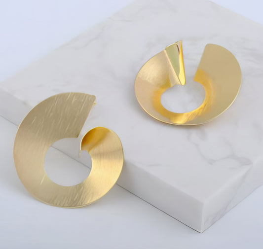 Geometric Irregular Circle Earrings in Gold