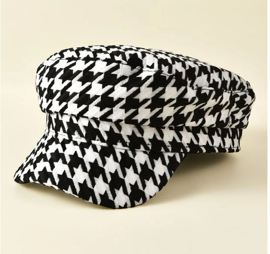 Luxury Brand Herringbone Newsboy Cap in Black and White