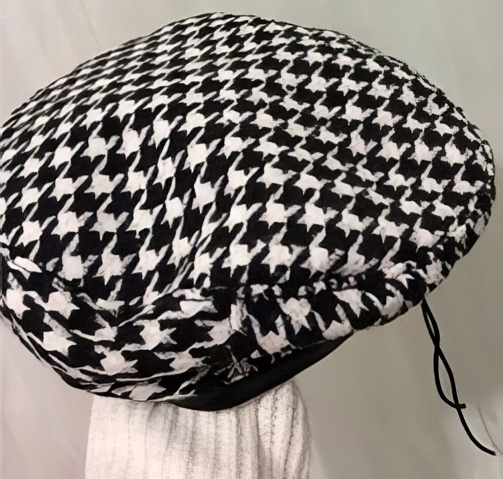 Herringbone Beret in Black and White