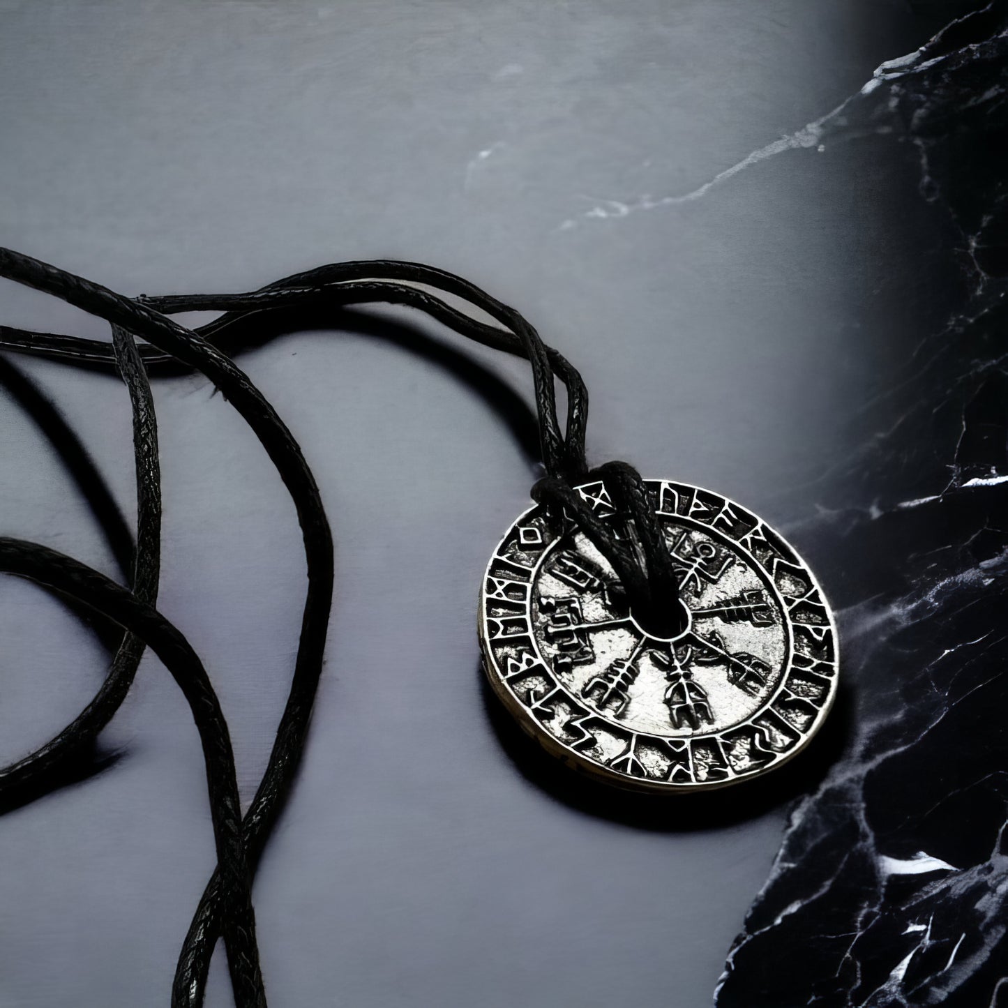 Vintage Viking Rune Compass High Quality Metal Amulet Necklace in Black