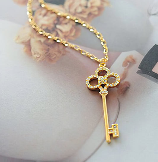 Crystal Zircon Key Pendant Chain Necklace in Gold