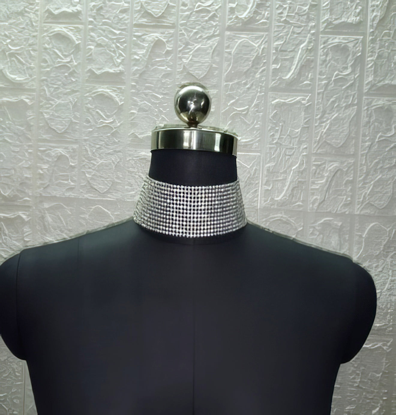 Glitter Rhinestone Wide Choker Collar Necklace in Silver