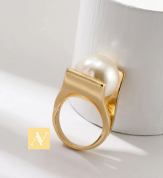 Pearl Faux Metal Hollow Ring in Gold