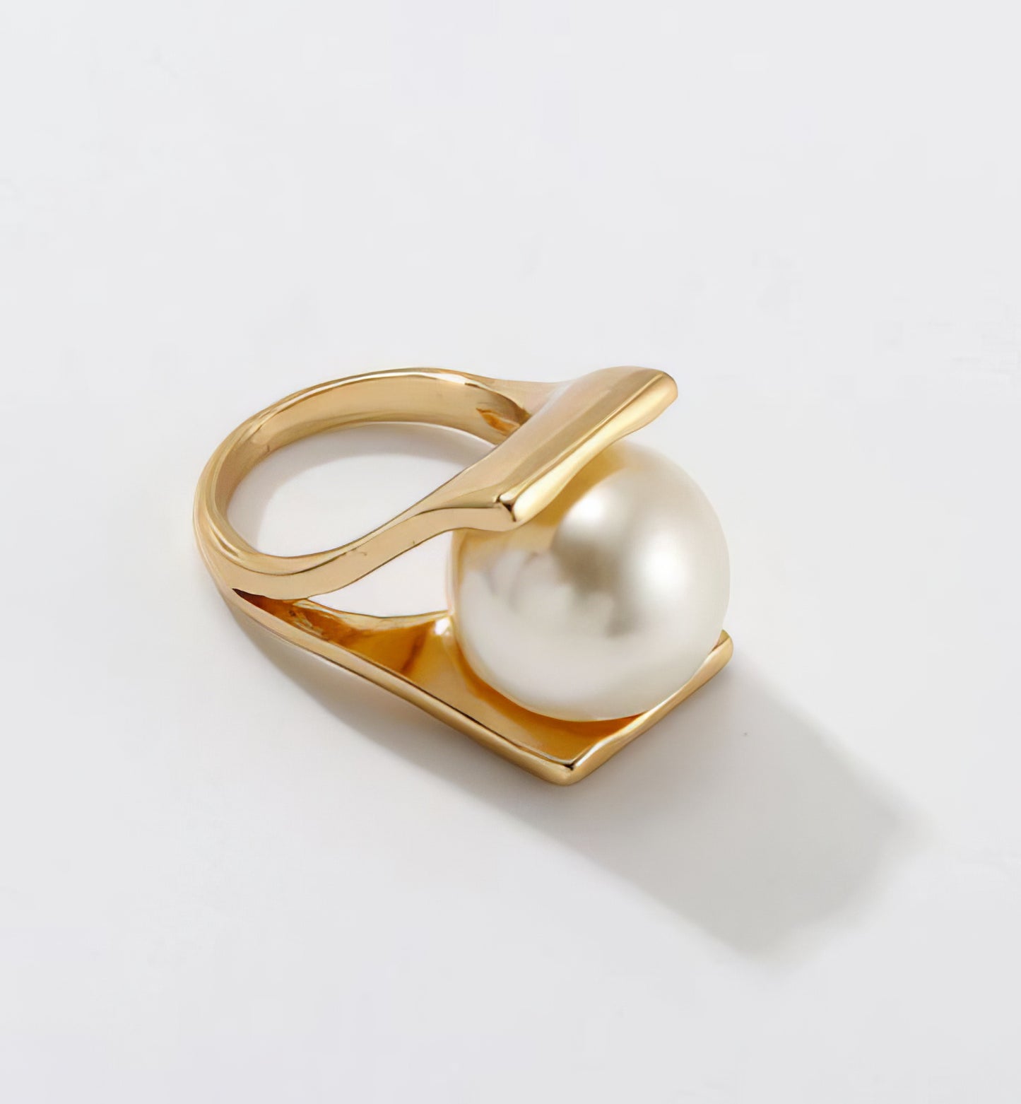 Pearl Faux Metal Hollow Ring in Gold