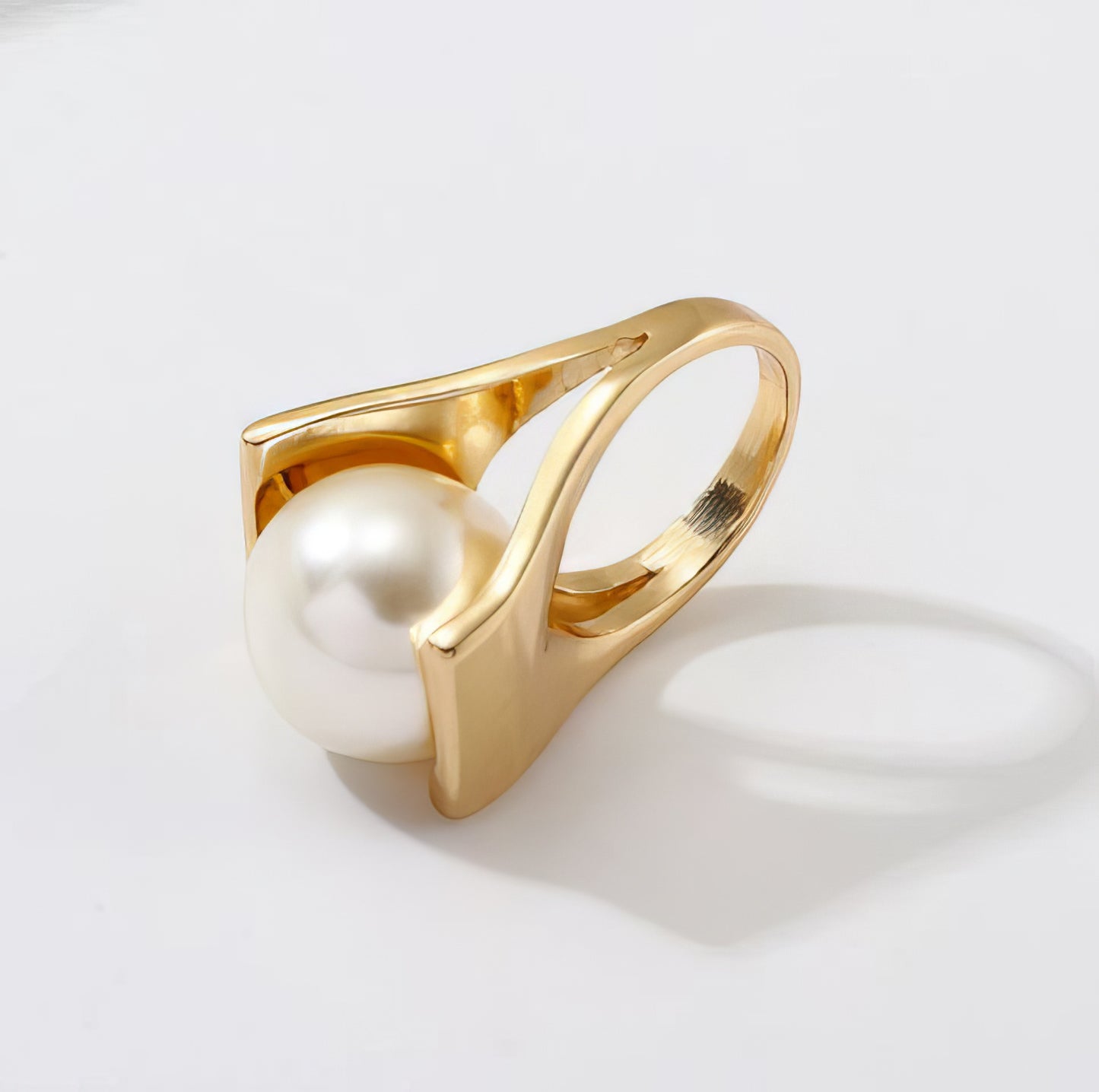 Pearl Faux Metal Hollow Ring in Gold