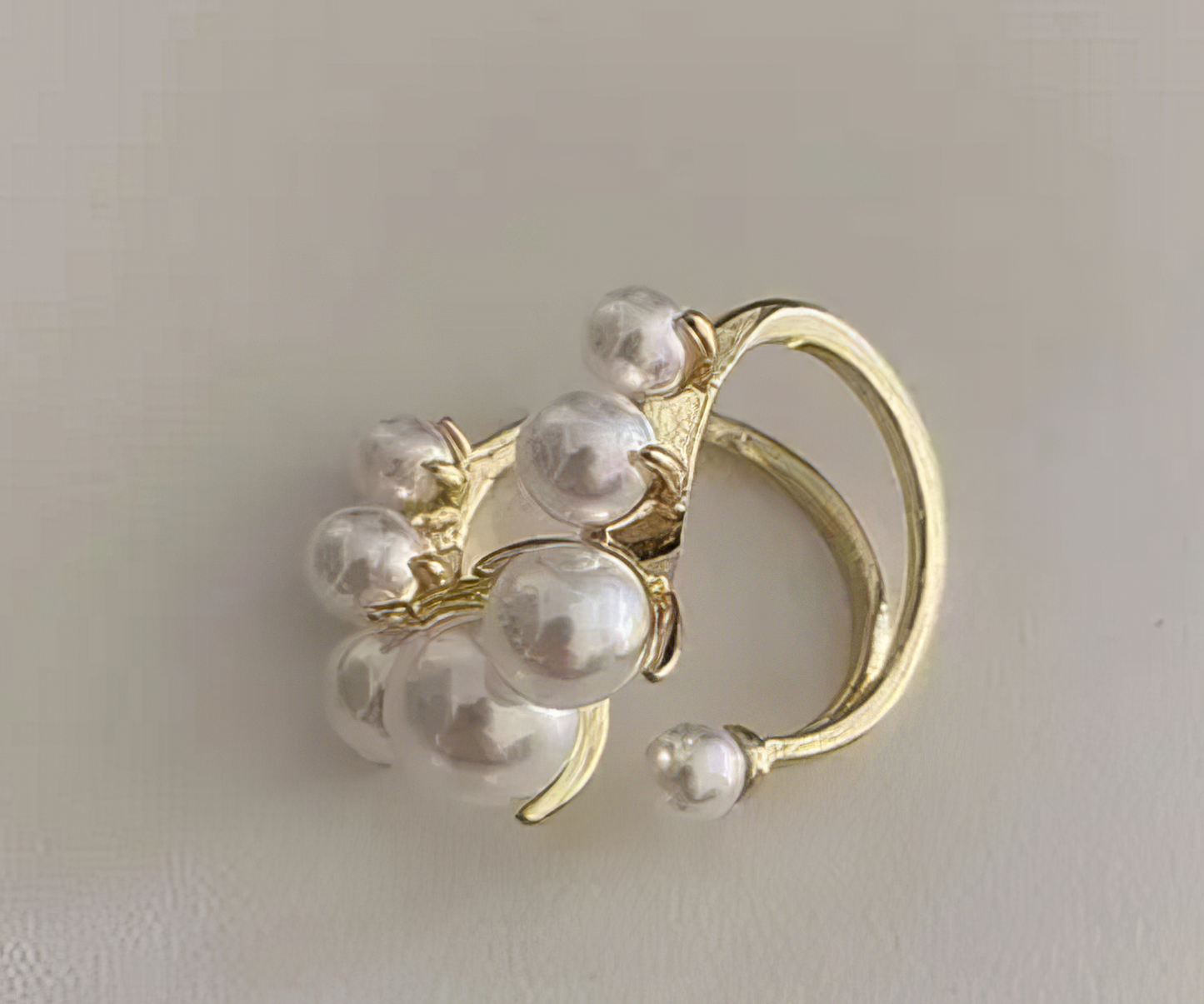 Geometric Pearl Paved Ring in Gold