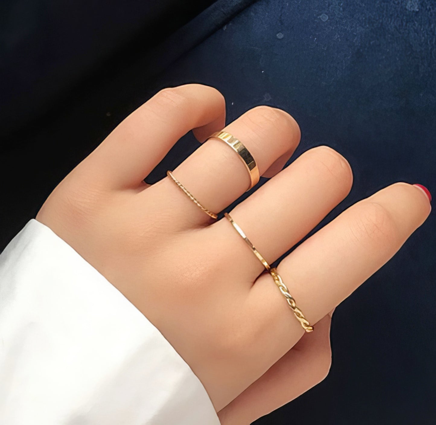 Metal Finger Ring Set of Four in Gold